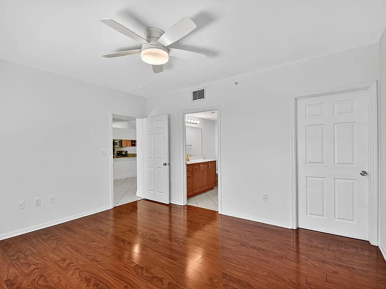 6511 Emerald Dunes Dr #304 — Photo 30