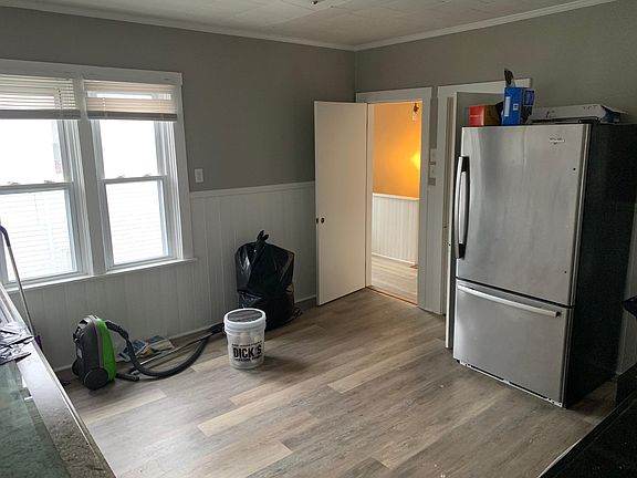 3rd image of 196 Railroad St APT 3