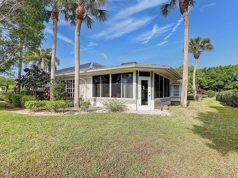7334 Pine Creek Way — Photo 24