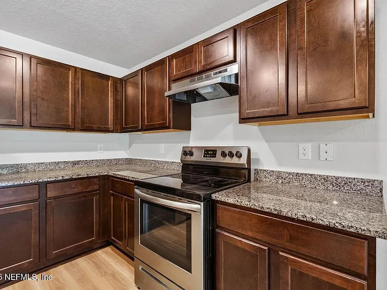 129 Wellwood Ln #B — Photo 5