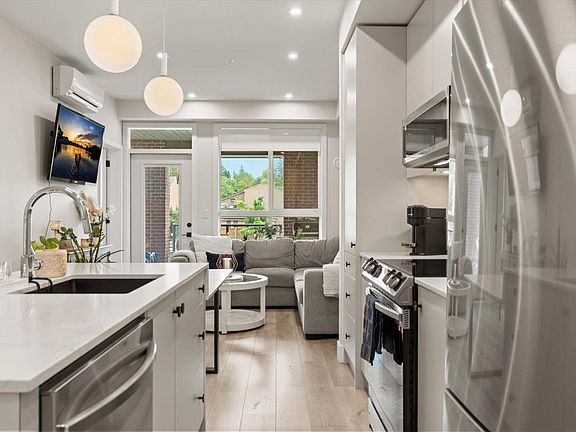 2nd image of 45511 Campus Dr #211