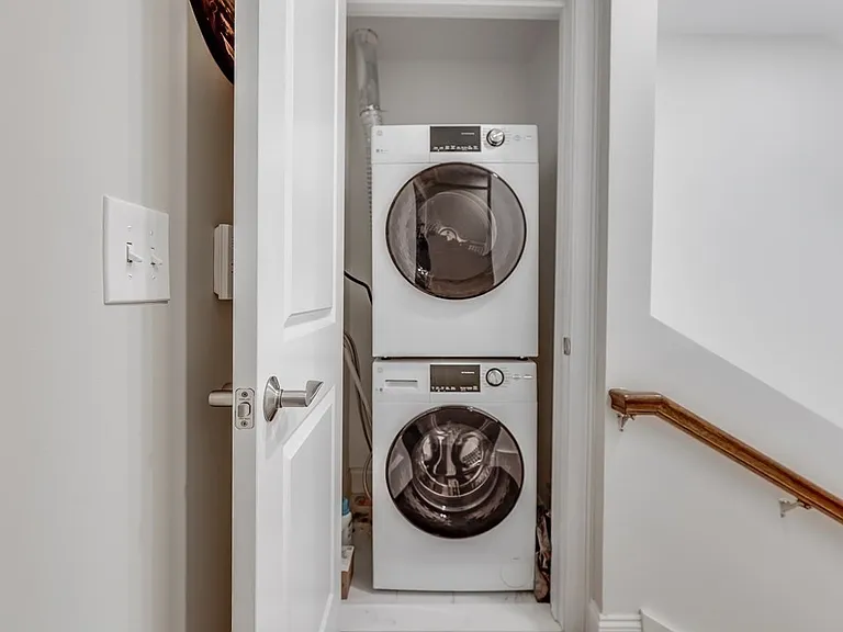 44 W Eagle St #3 — Photo 16
