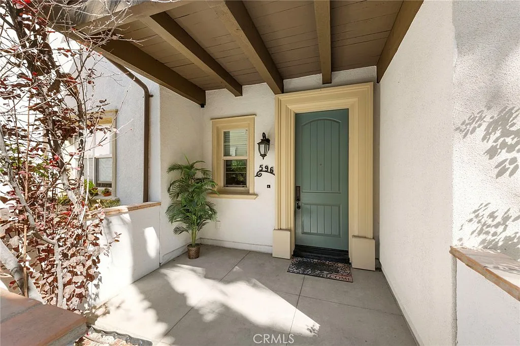 2 bed, 1064 sqft, $3,300 — Photo 1