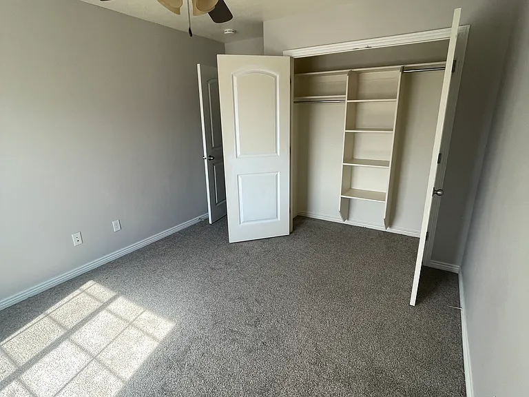 245 E July Ln — Photo 32