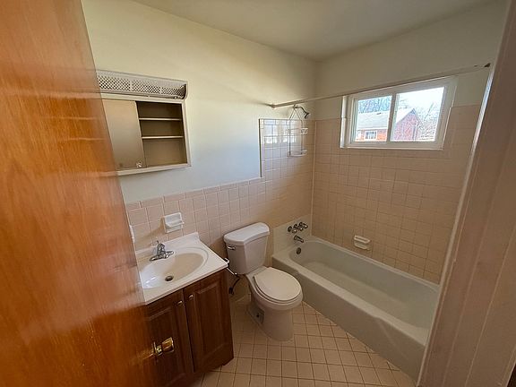 4th image of 3205 Twin Oak Ln #A6e7d5a15