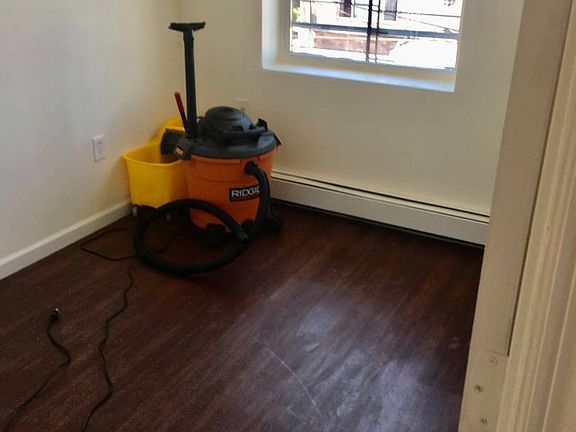 4th image of 22-98 Nameoke Ave #1