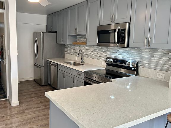 Completely remodeled Kitchen. Stainless appliances and quartz Countertops