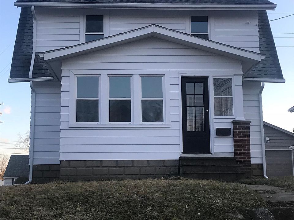1st image of 742 Marguerite Ave