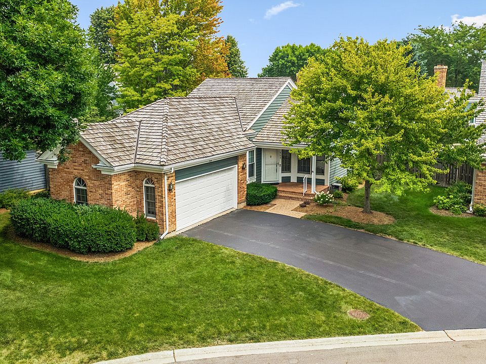 1st image of 464 Park Barrington Dr