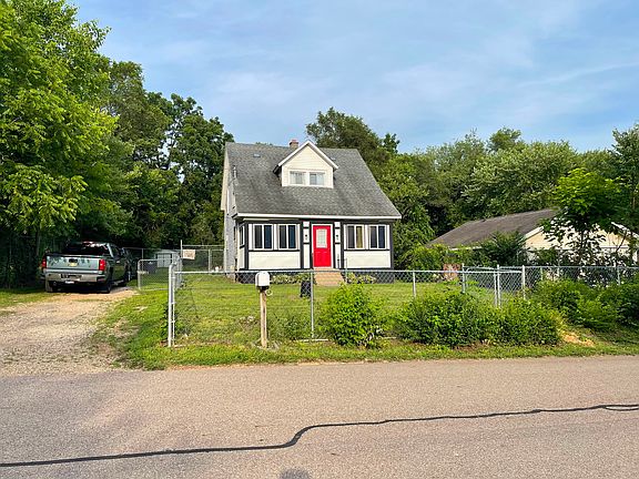 3rd image of 518 Leenhouts St
