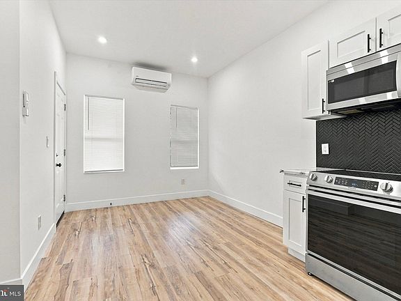 3rd image of 4535 N Gratz St #1