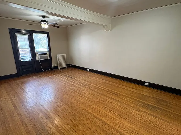 2464 Harney St — Photo 11