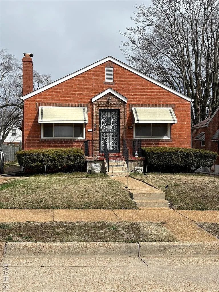 1811 Eton Ln photo 1