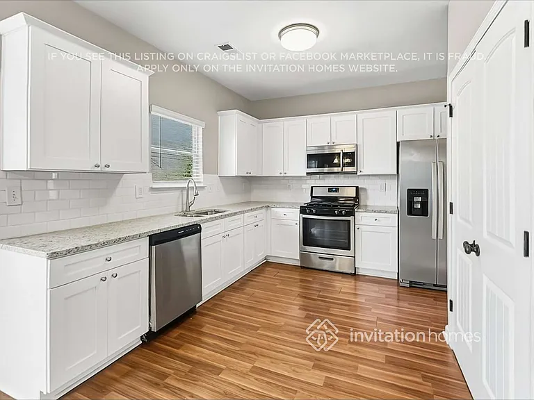 100 Hamilton Pointe Dr — Photo 11