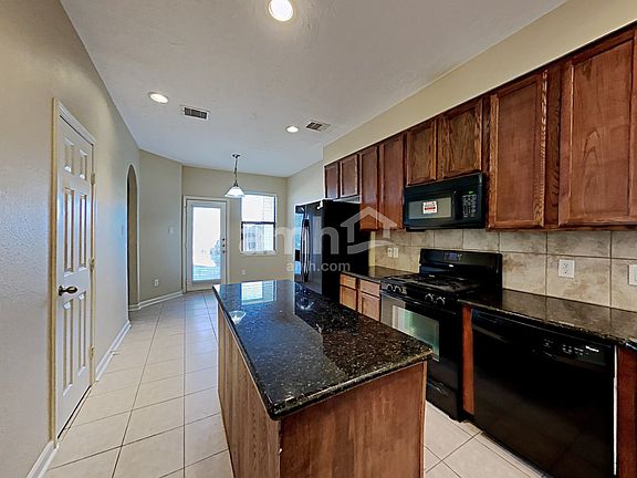 4th image of 29712 Buffalo Canyon Dr