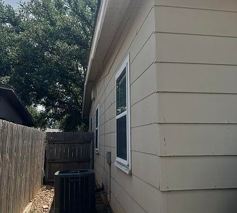 5th image of 2644 Raney St