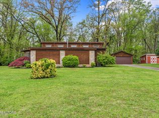 1430 Hillvale Rd, Louisville, TN 37777