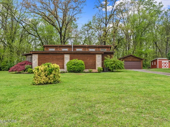 1430 Hillvale Rd, Louisville, TN 37777