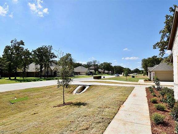 5th image of 121 Dogwood Dr