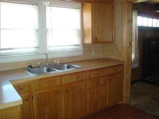 4th image of 734 N Chapman Ave