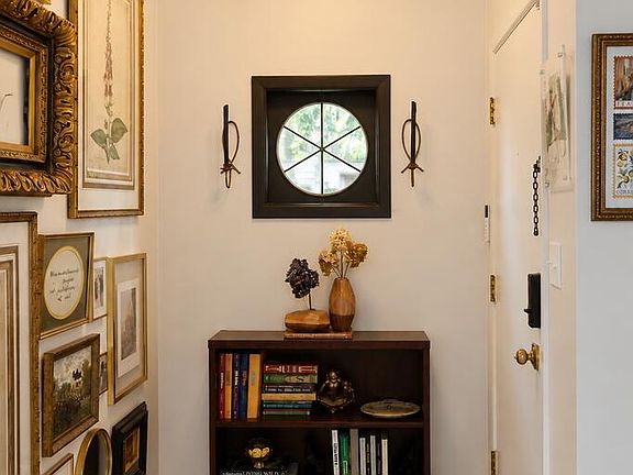 5th image of 121 Rosetta Cir