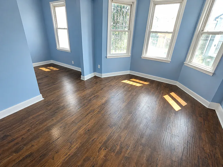 313 S 19th St #2D — Photo 2