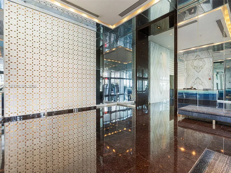 335 S Biscayne Blvd #908 — Photo 34
