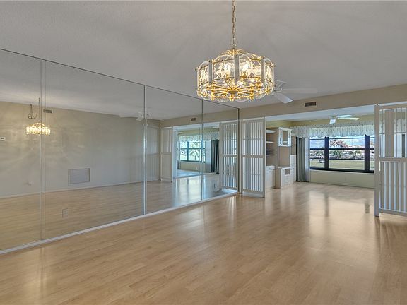 5th image of 31 Plantation Dr APT 206