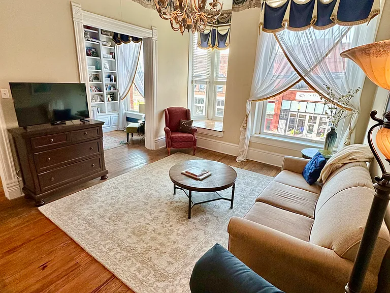 Living space overlooking Oklahoma Avenue