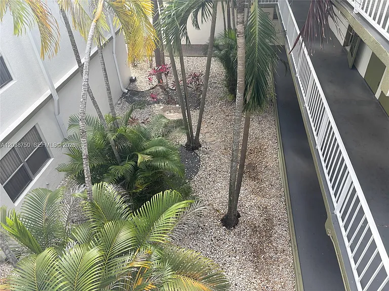 4235 N University Dr #202 — Photo 41