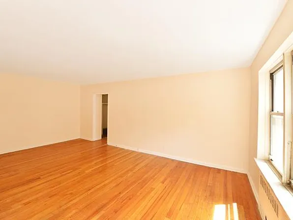 65-35 Yellowstone Boulevard image 1 of 5