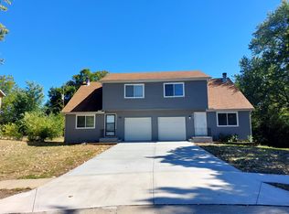 1051 E Dover Cir, Olathe, KS 66061
