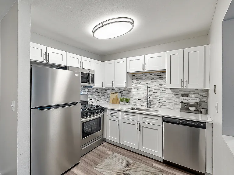 Arbor Haus Apartments - Ann Arbor, MI — Photo 15