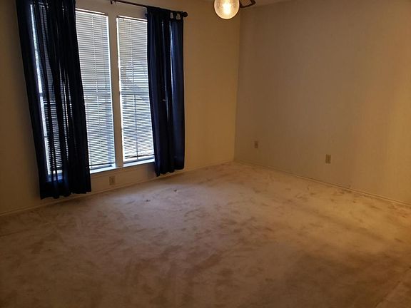 4th image of 4811 Springsong Ln