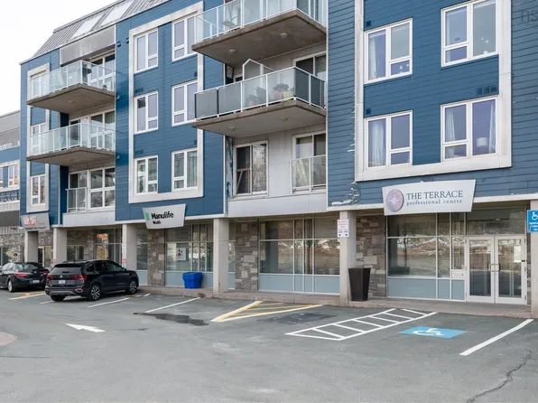 647 Bedford Hwy #208, Halifax, NS B3M 0A5