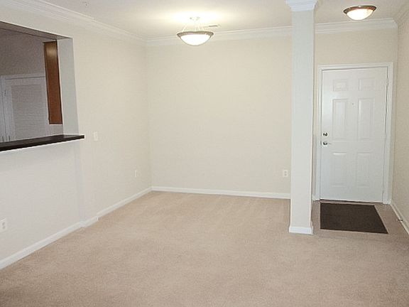 3rd image of 4860 Eisenhower Ave Unit 295