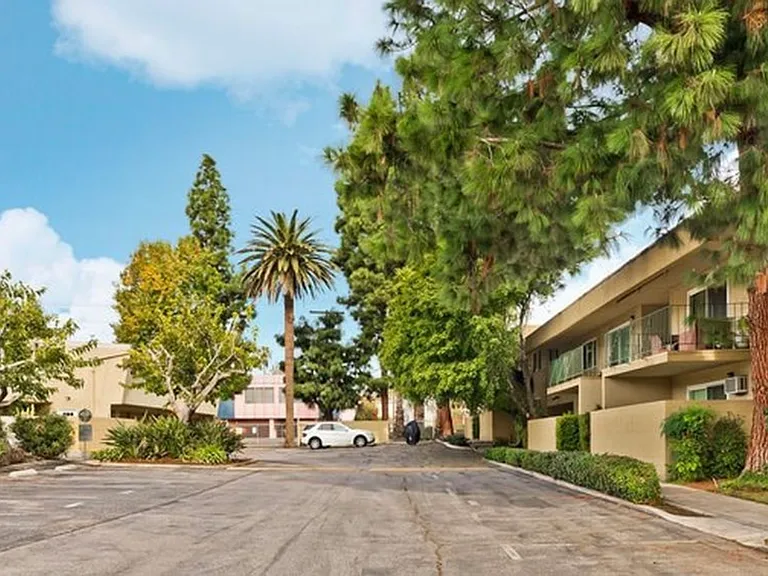 11138 Aqua Vista St #109 — Photo 16