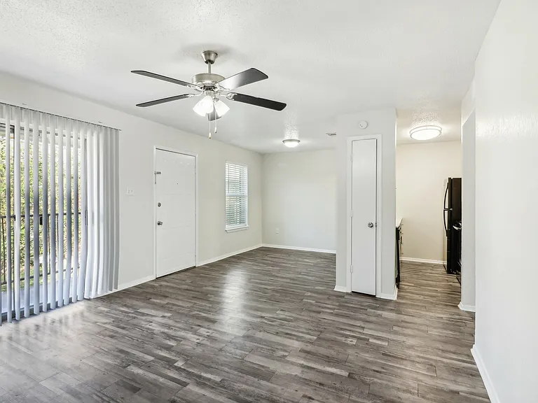 W Kirby St-004