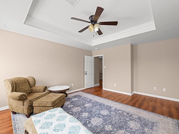 3rd image of 3903 Thunder Creek Dr
