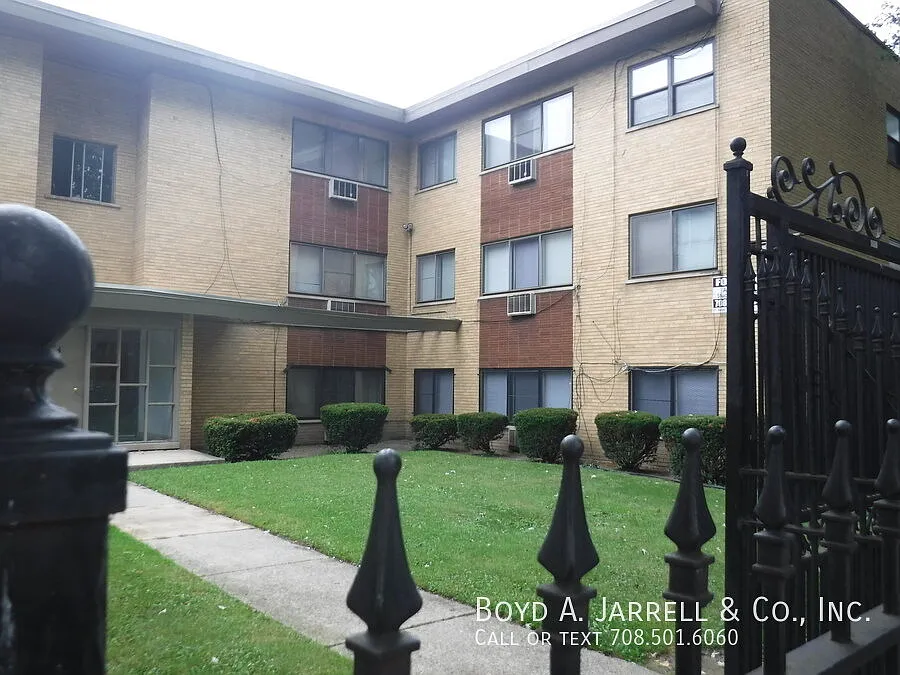 954 E 84th Pl #2F-003-2F