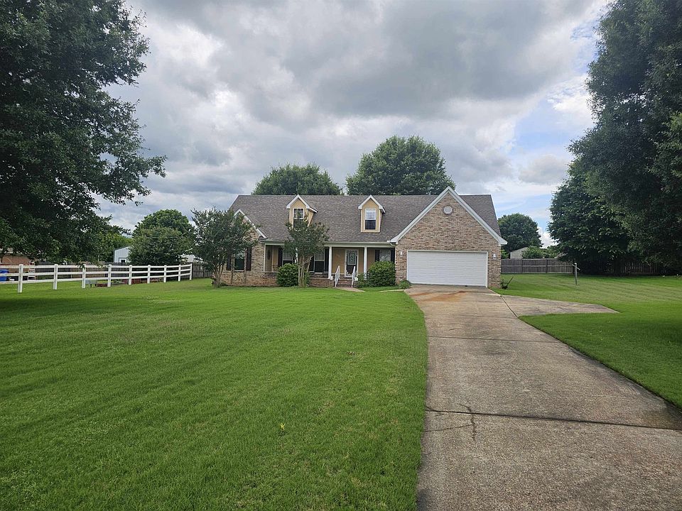 1st image of 303 Rolling Meadow Dr