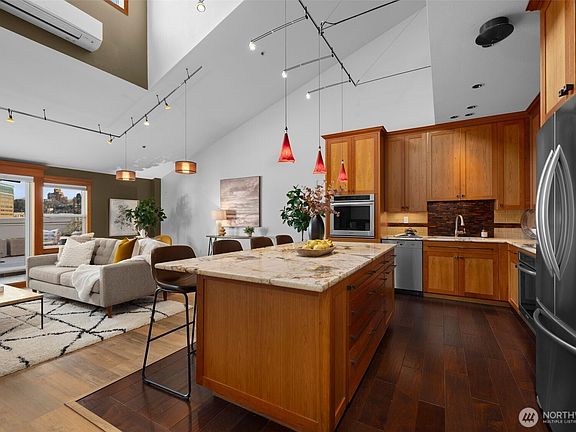 4th image of 526 1st Avenue S #527