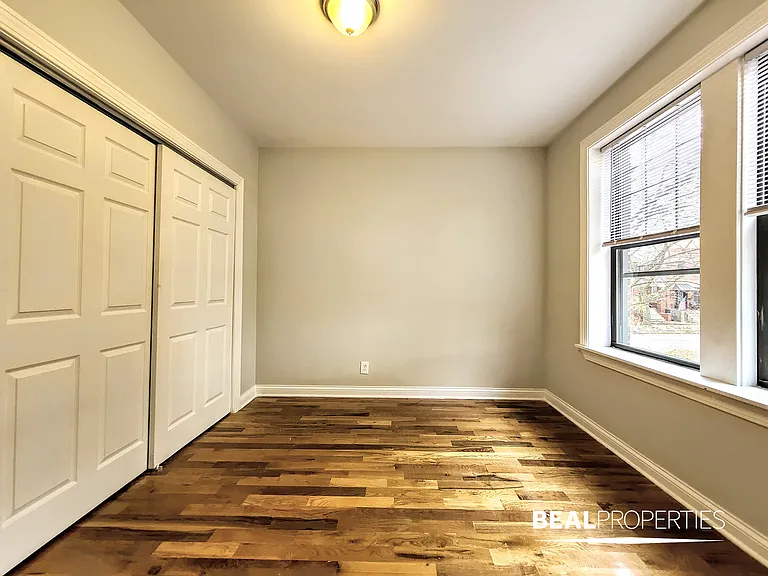 1444-50 W Byron St — Photo 35