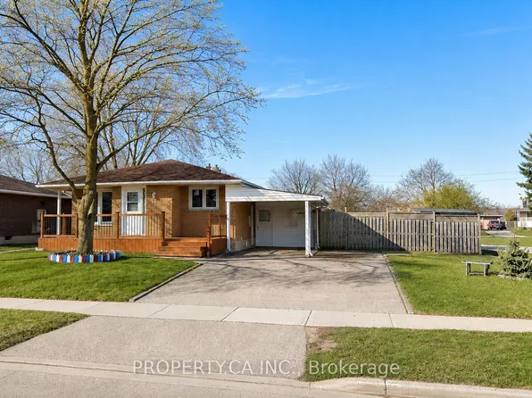 71 Highpark Ave, Kitchener, ON N2C 2C3