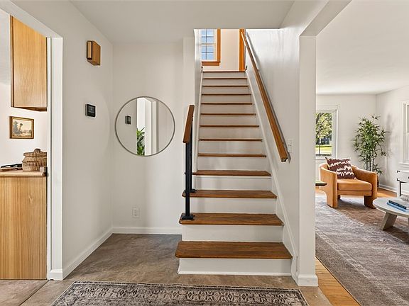 3rd image of 6 Paladine Rd