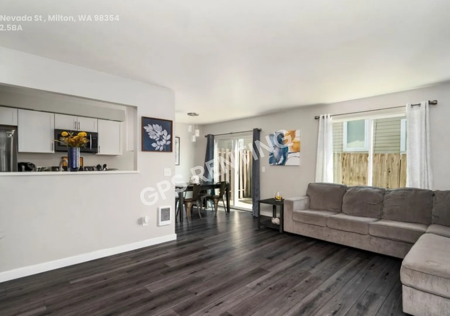 Don't Miss This Turn-Key Duplex in Milton! — Photo 2