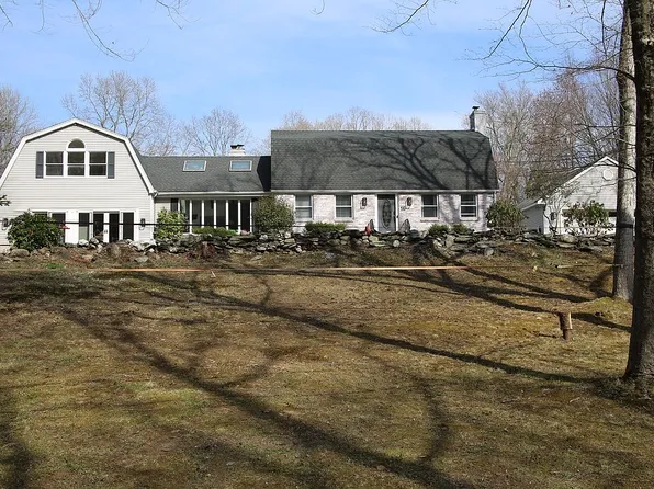 16 Diana Dr, Woodbridge, CT 06525