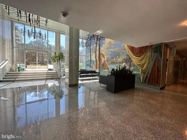 604 S Washington Sq APT 1313, Philadelphia, PA 19106