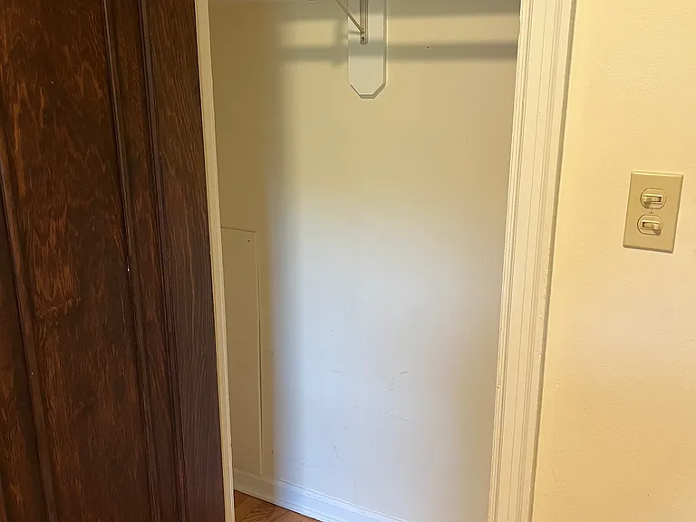 198 Pawling Ave #22 — Photo 8