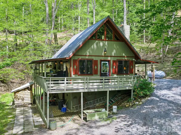 886 Three Quarter Creek Rd, Burnsville, NC 28714